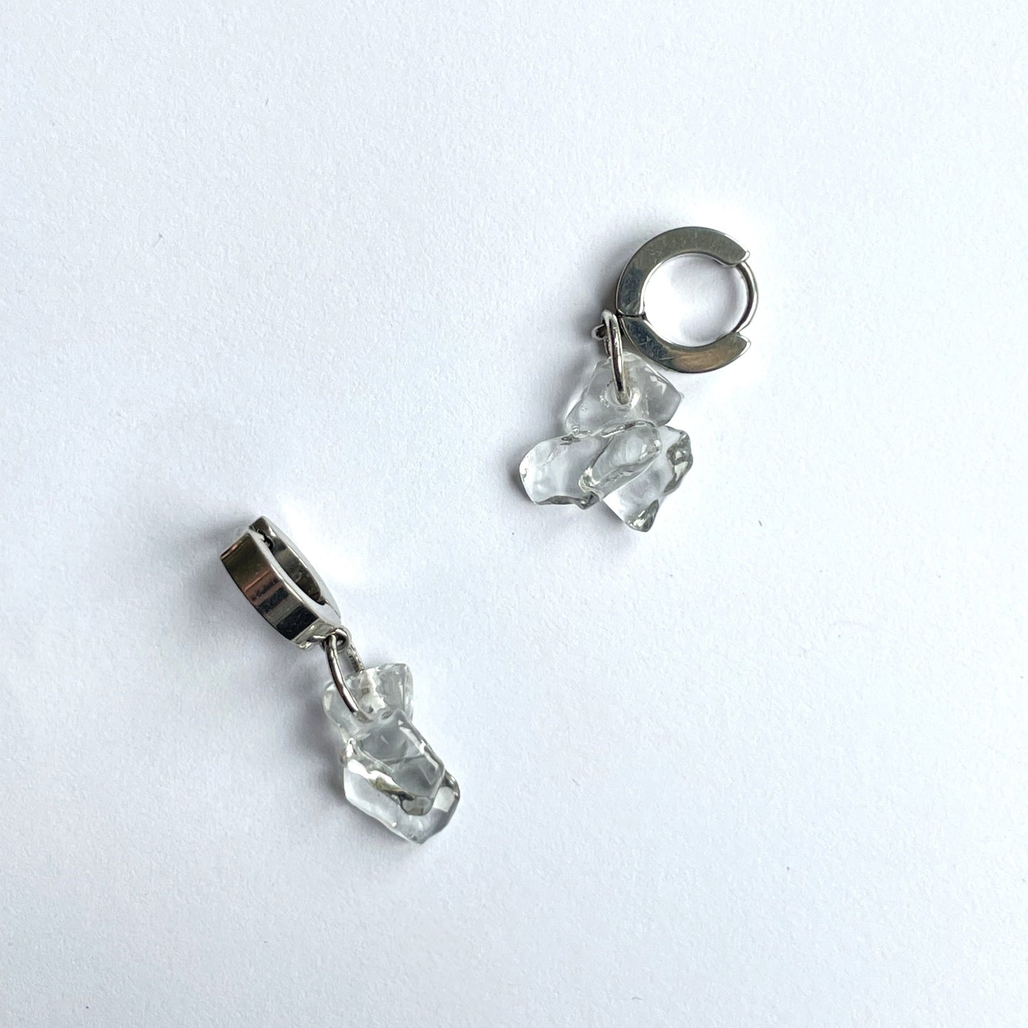 Drop - uhani iz prozornega stekla